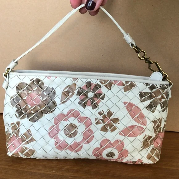 Bottega Veneta mini pochette bag - Picture 1 of 13